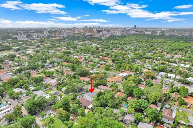 Building Photo - 972 SW 44th Ave