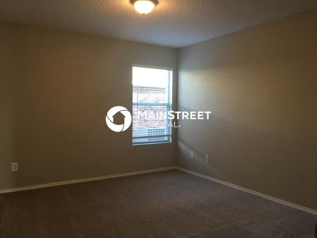 Building Photo - 3563 Saguaro Dr