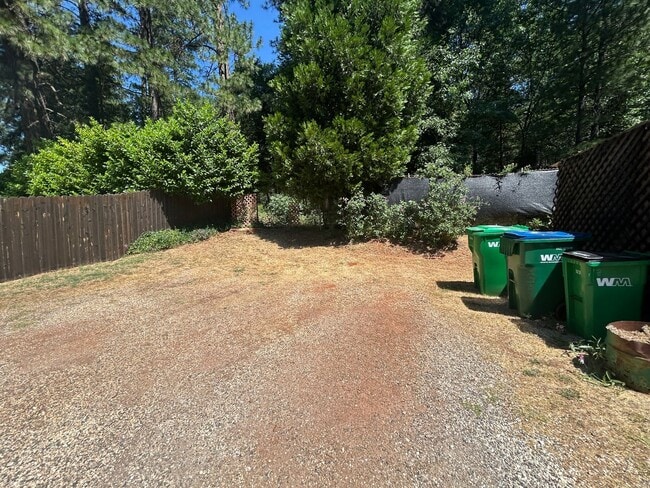 Building Photo - Quaint 1 Bedroom near Condon Park