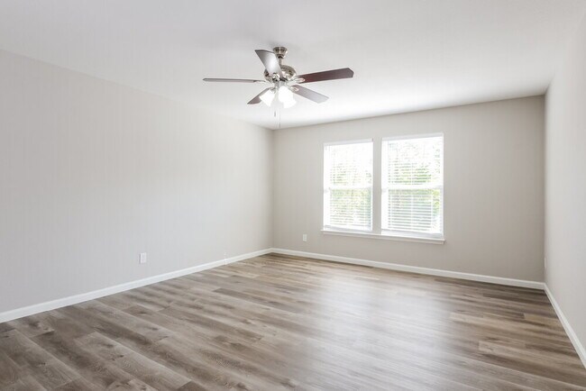 Building Photo - 10523 Ballard Dr