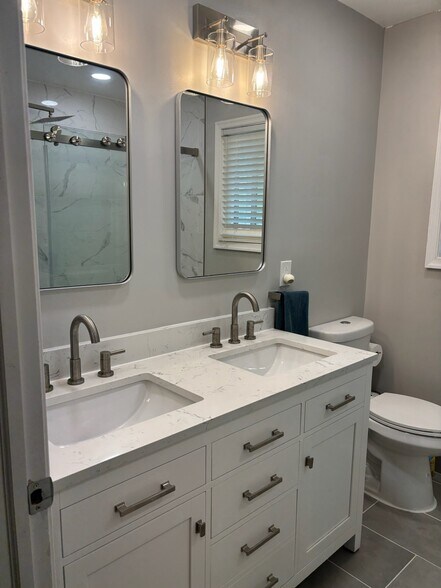 Building Photo - 2285 Emerald Heights Ct