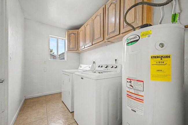 Building Photo - 17801 N 8th Dr