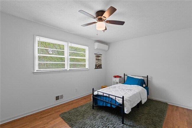 Building Photo - 799 Pine Roc Dr
