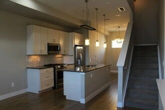 Building Photo - 3265 W 17th Ave