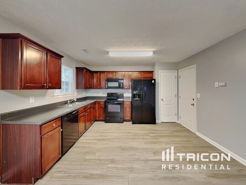 Building Photo - 529 McCain Creek Trail