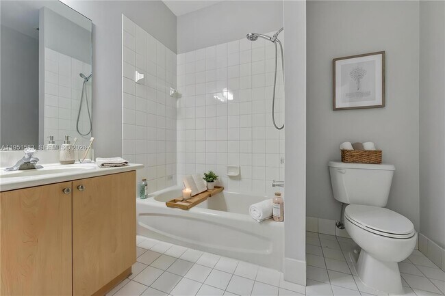 Building Photo - 2238 SW 125th Ave