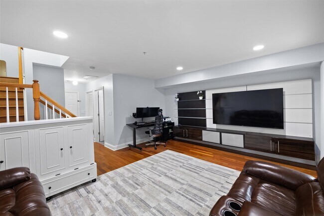 Building Photo - 12 Mallard Pl