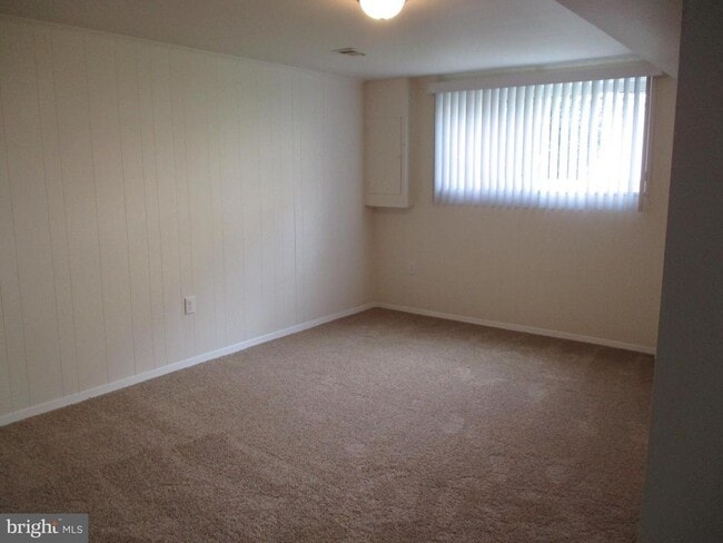 Building Photo - 5614 Duchaine Dr