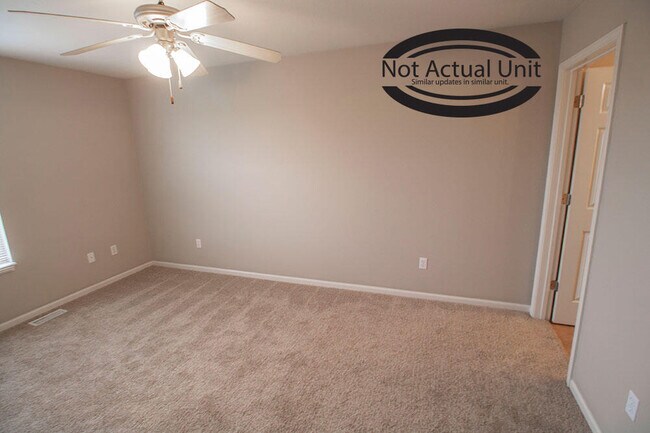 Building Photo - 3922 Snowy Owl Dr