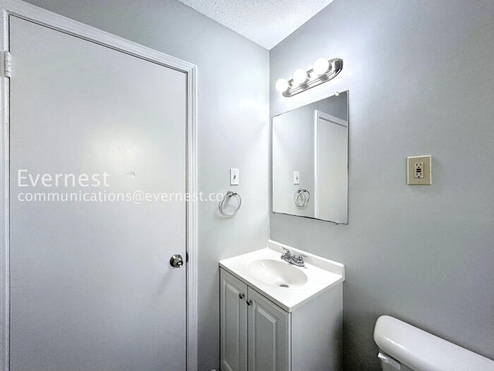 Building Photo - 3500 Panbrook Cove