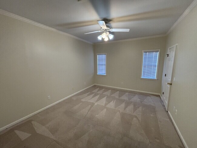 Building Photo - 39 Williamsburg Pl