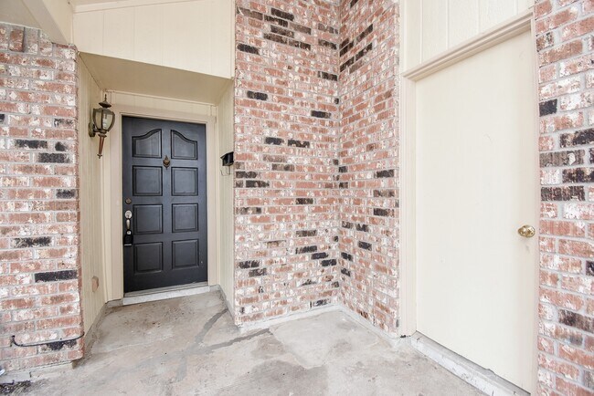 Building Photo - 702 Tara Plantation Dr