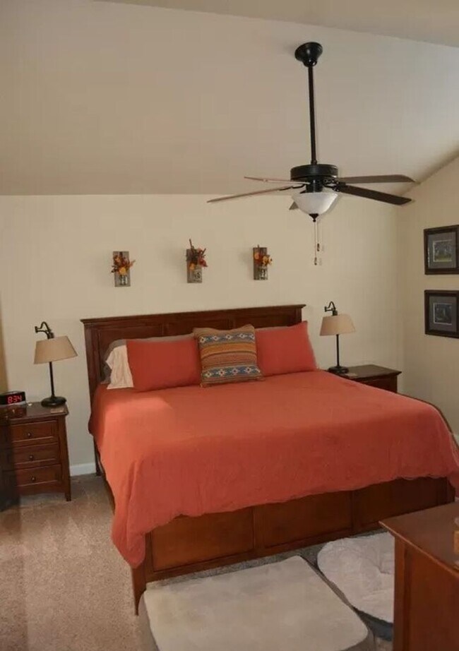 Building Photo - Beautiful 4 Bedroom Home in Desirable Springs Ranch Area!