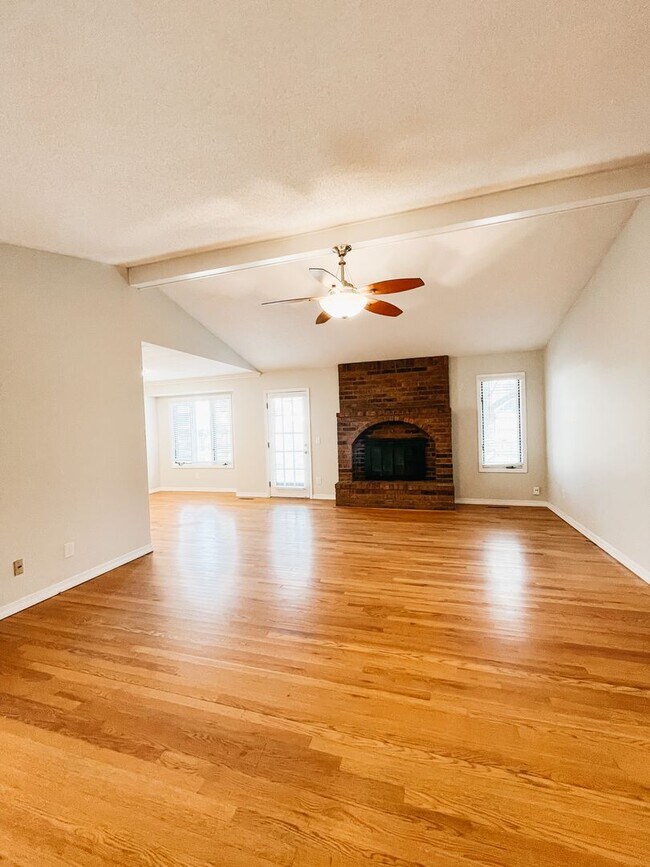 Building Photo - Southwest Springfield - Kickapoo High