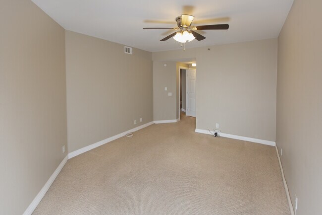 Building Photo - 140 The Village