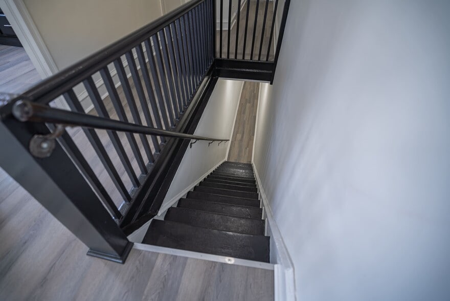 Building Photo - 2410 Wharton St