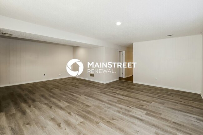 Building Photo - 3 Bedroom Pet-Friendly Home in KANSAS CITY, MO with Main Street Renewal