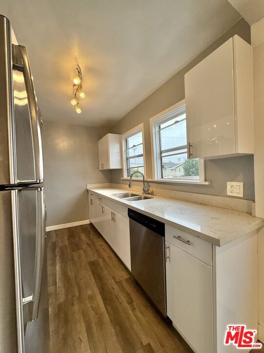 Building Photo - 1326 S Bronson Ave