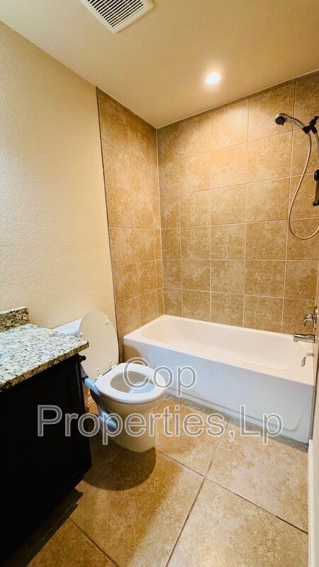 Building Photo - 7102 Micayla Cv