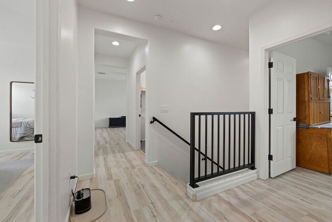 Building Photo - 10020 E CAMELBACK TR