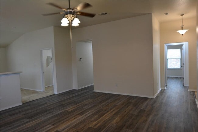 Building Photo - 1303 Horseshoe Ranch Dr
