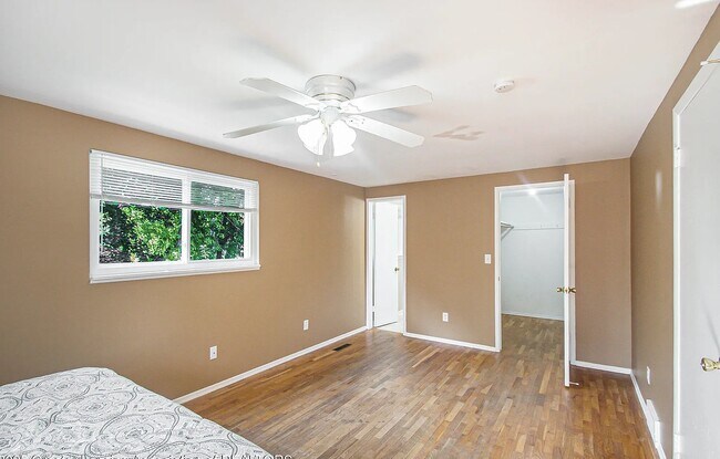 Building Photo - 793 Tarleton Ave