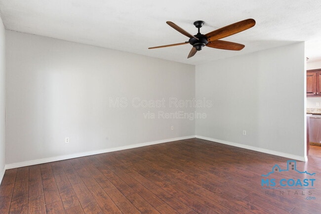 Building Photo - 208 Charles Ave