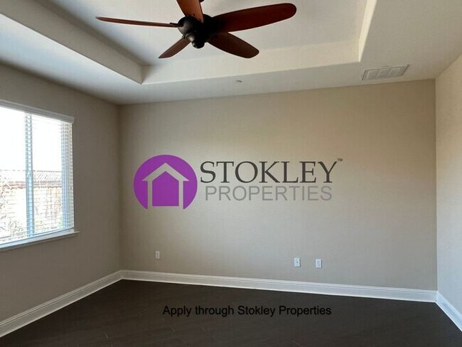 Building Photo - 2037 Aragon Dr