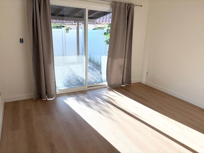 Building Photo - Welcome Home to a Desirable Whittier Community - Spacious 3-Bed, 2-Bath Townhome