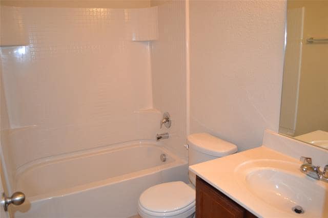 Building Photo - 921 Swan Ridge Dr