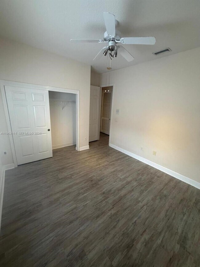 Building Photo - 7061 NW 113th Ct