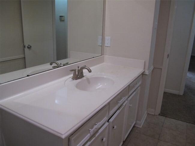 Building Photo - 6906 Sandy Knolls Dr