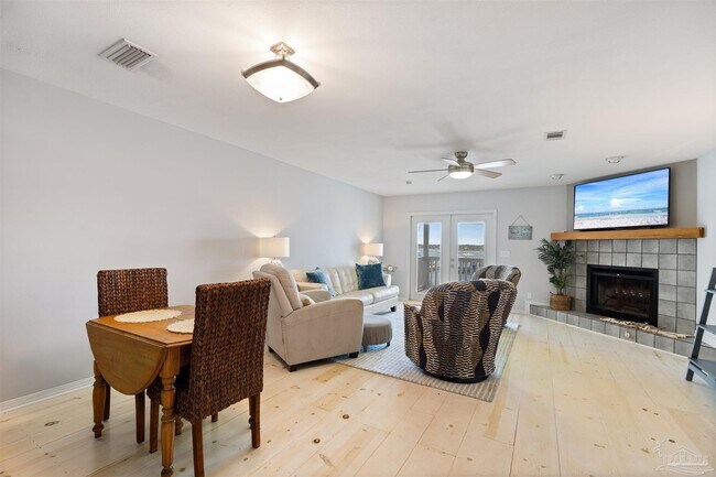 Building Photo - 14180 River Rd