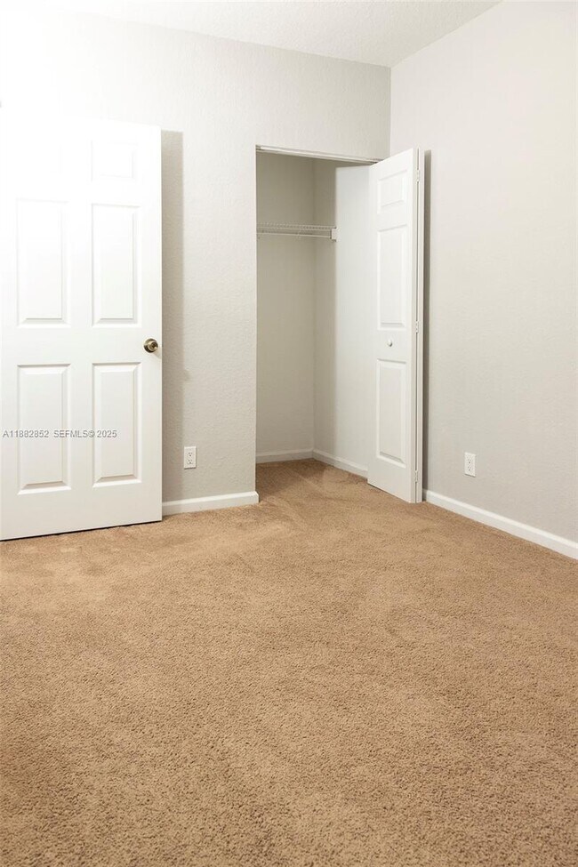 Building Photo - 5662 Enclave Pl