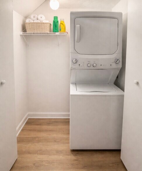 Laundry Room - 3441 Bruin Dr