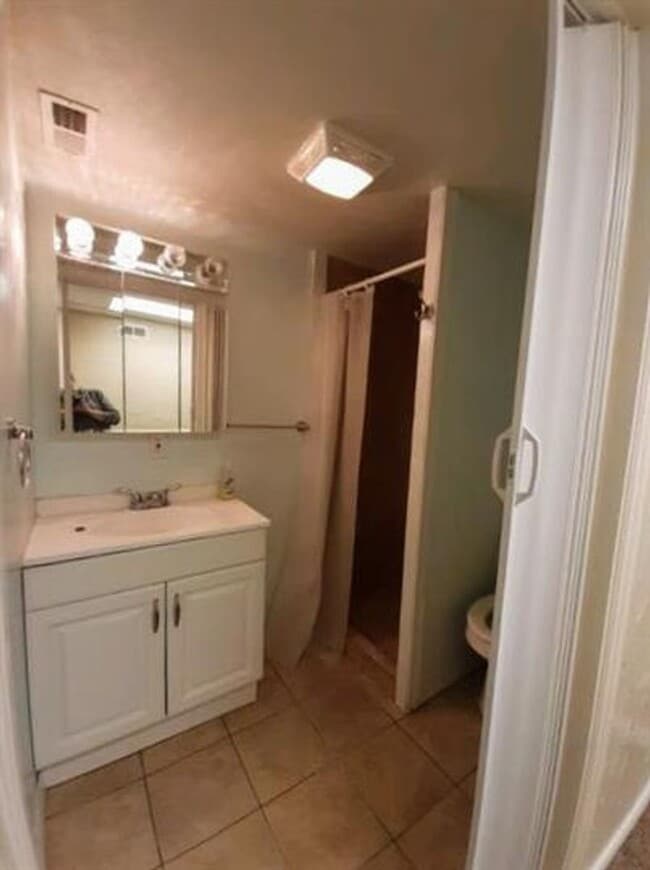 Building Photo - 306ALUM