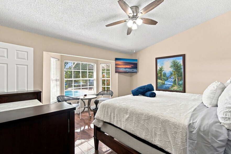 Building Photo - 152 NE Twylite Terrace
