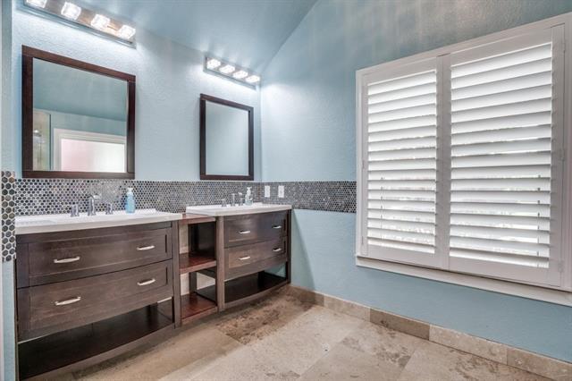 Building Photo - 1609 Broadmoor Dr