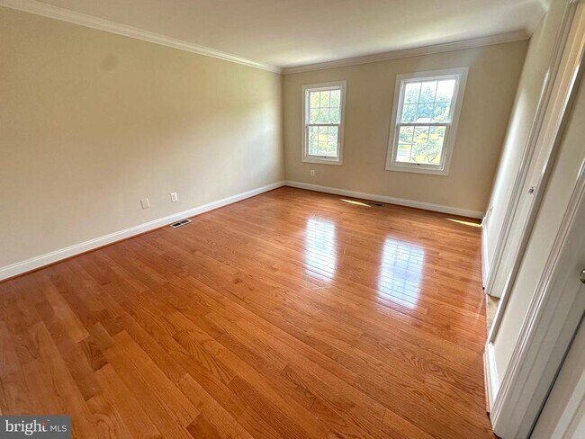 Building Photo - 1213 Forestville Dr
