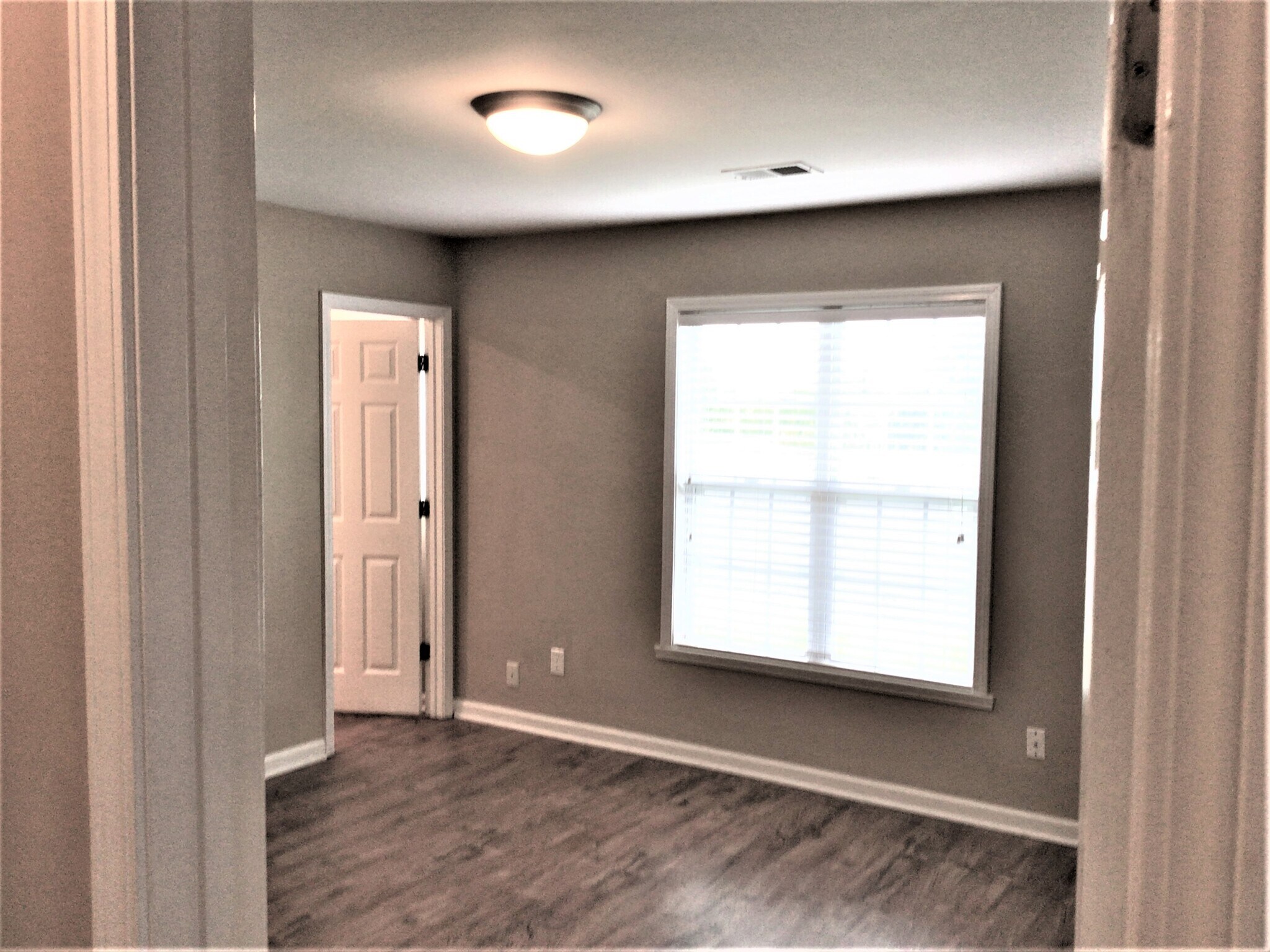 Building Photo - 3913 Bluestem Dr
