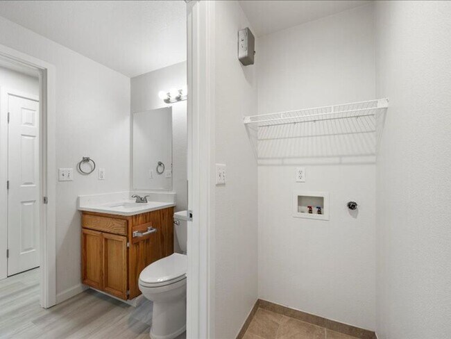 Building Photo - 7912 Quadra Dr