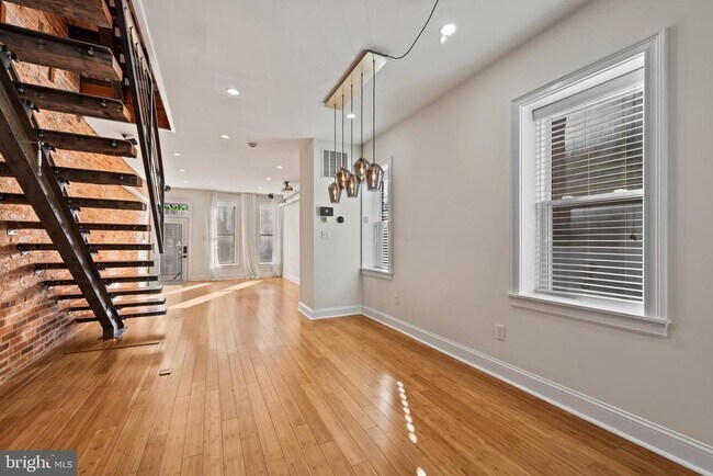 Building Photo - 412 E Lanvale St