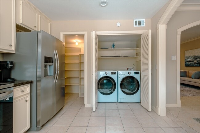 Building Photo - 11711 Memorial Dr