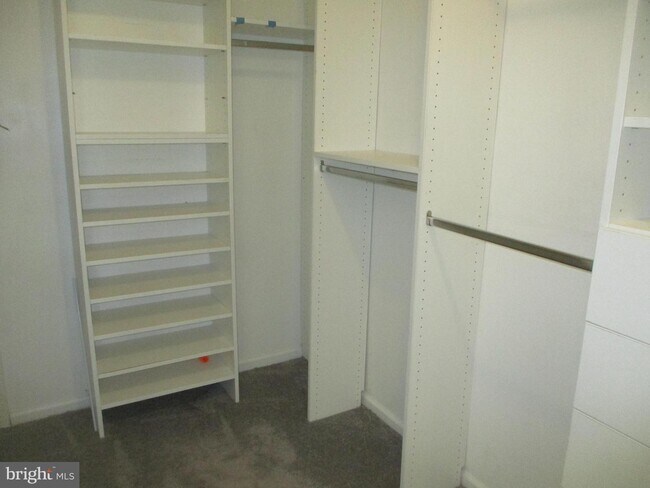 Building Photo - 204 Beacon Hill Dr