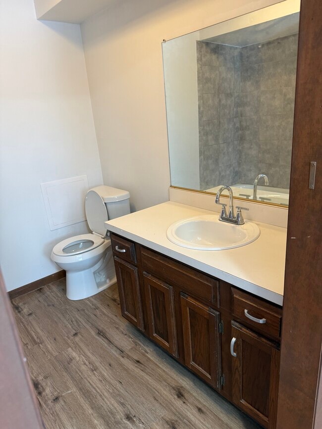 Building Photo - 6727 Parkland