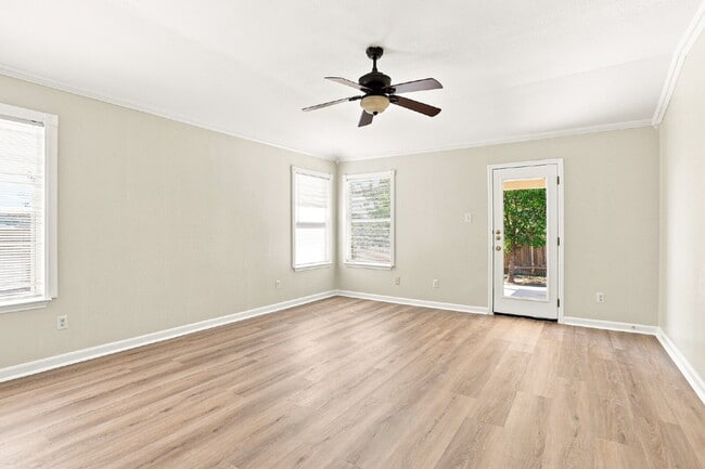 Building Photo - 4 bedroom PLUS flex space for optional 5th bedroom in Kensington Trails
