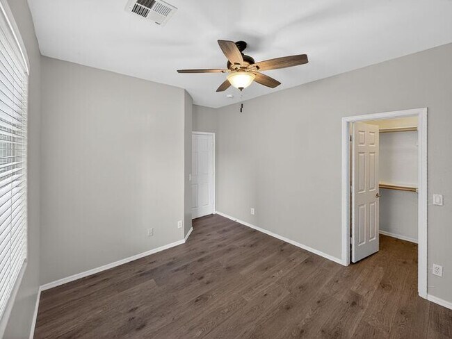 Building Photo - Single level, 4 bed 2 bath in Gilbert