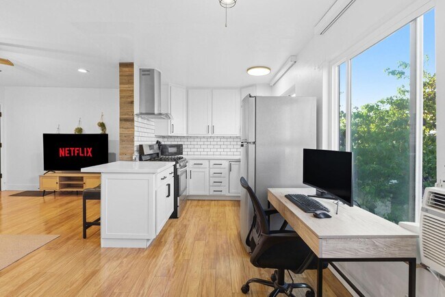 Building Photo - 4262 Wilson Ave