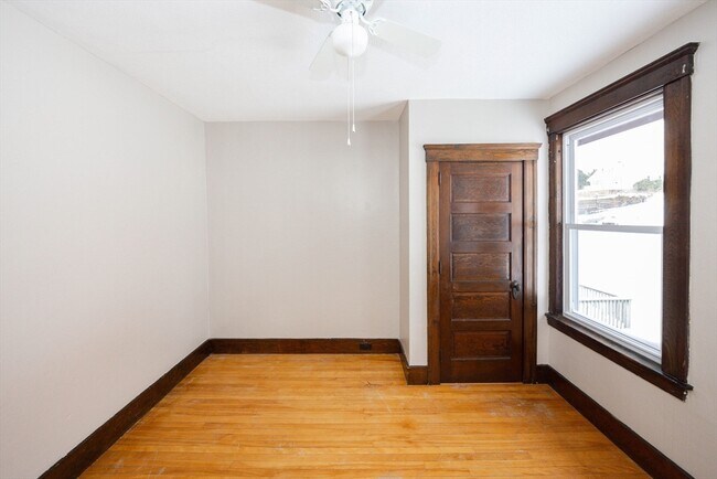 Building Photo - 15 Boxford St