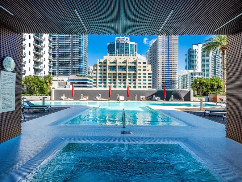 Building Photo - 1080 Brickell Ave